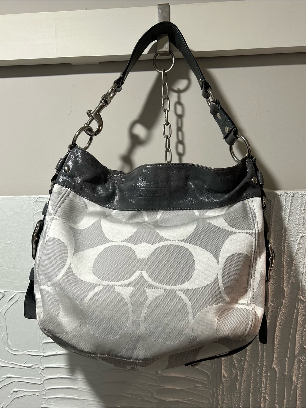 Coach XL Zoe Hobo F14631 Optic Signature Silver Gray Jacquard Y2K Bag
